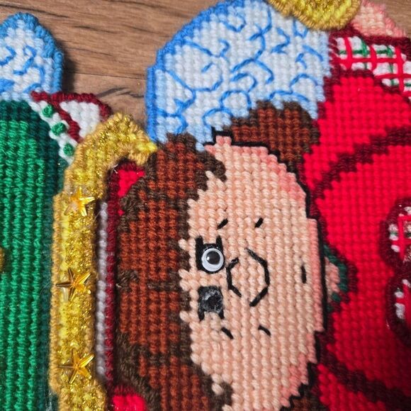 Design Works Coated Plastic Angel Trio Christmas Wall Hanging Completed - Picture 4 of 5